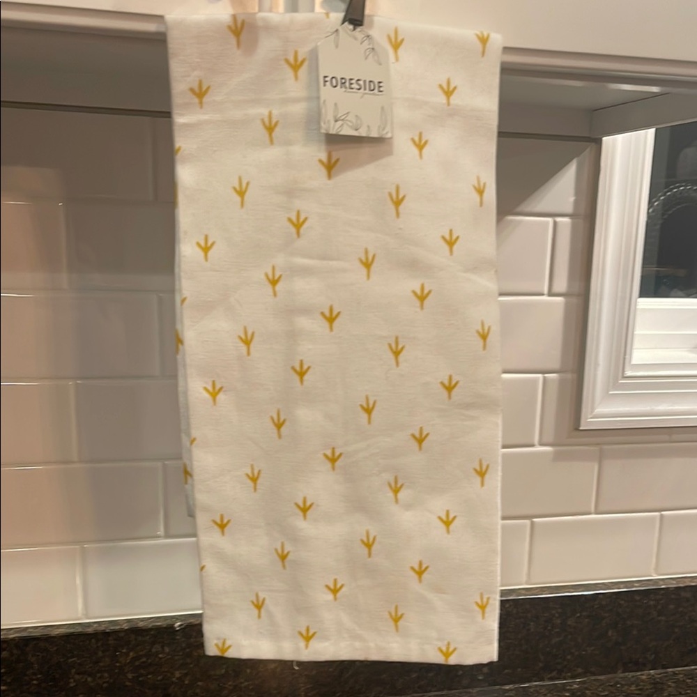 Foreside White and Yellow Chicken Tracks Patterned Towel